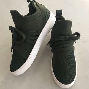 Steve Madden Lancer Sneaker